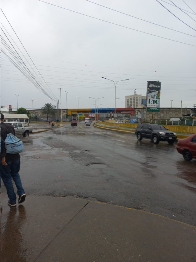 Las lluvias ocasionaron crecidas de ríos y deslizamientos de tierra en