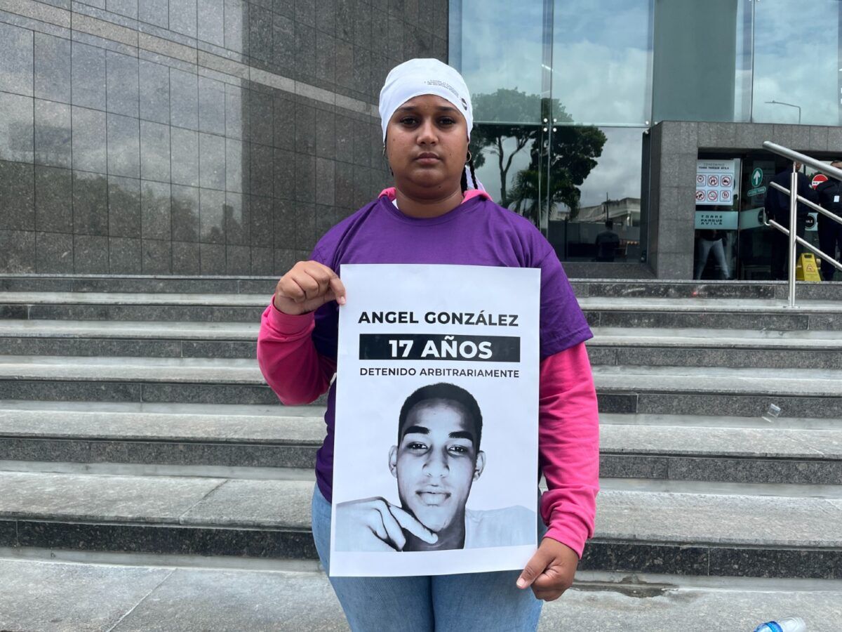 Ignorados por la justicia: cuatro adolescentes permanecen detenidos por razones políticas en Venezuela