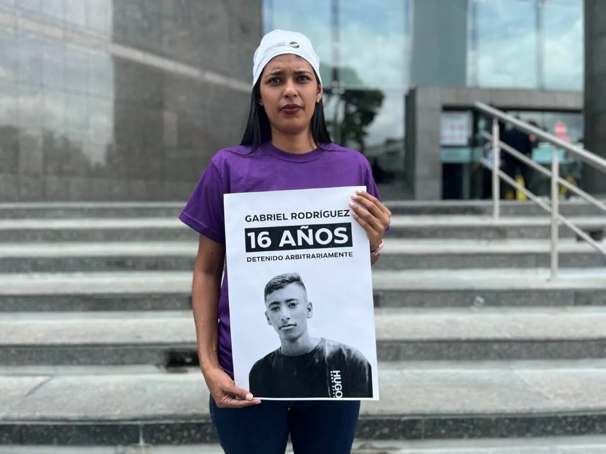 Ignorados por la justicia: cuatro adolescentes permanecen detenidos por razones políticas en Venezuela