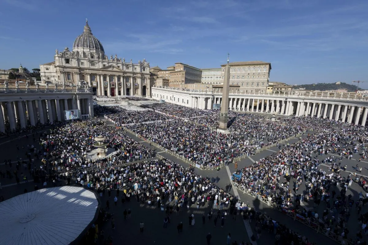 El papa León XIV tras la canonización: Los nuevos santos mantienen encendida "la lámpara de la fe"