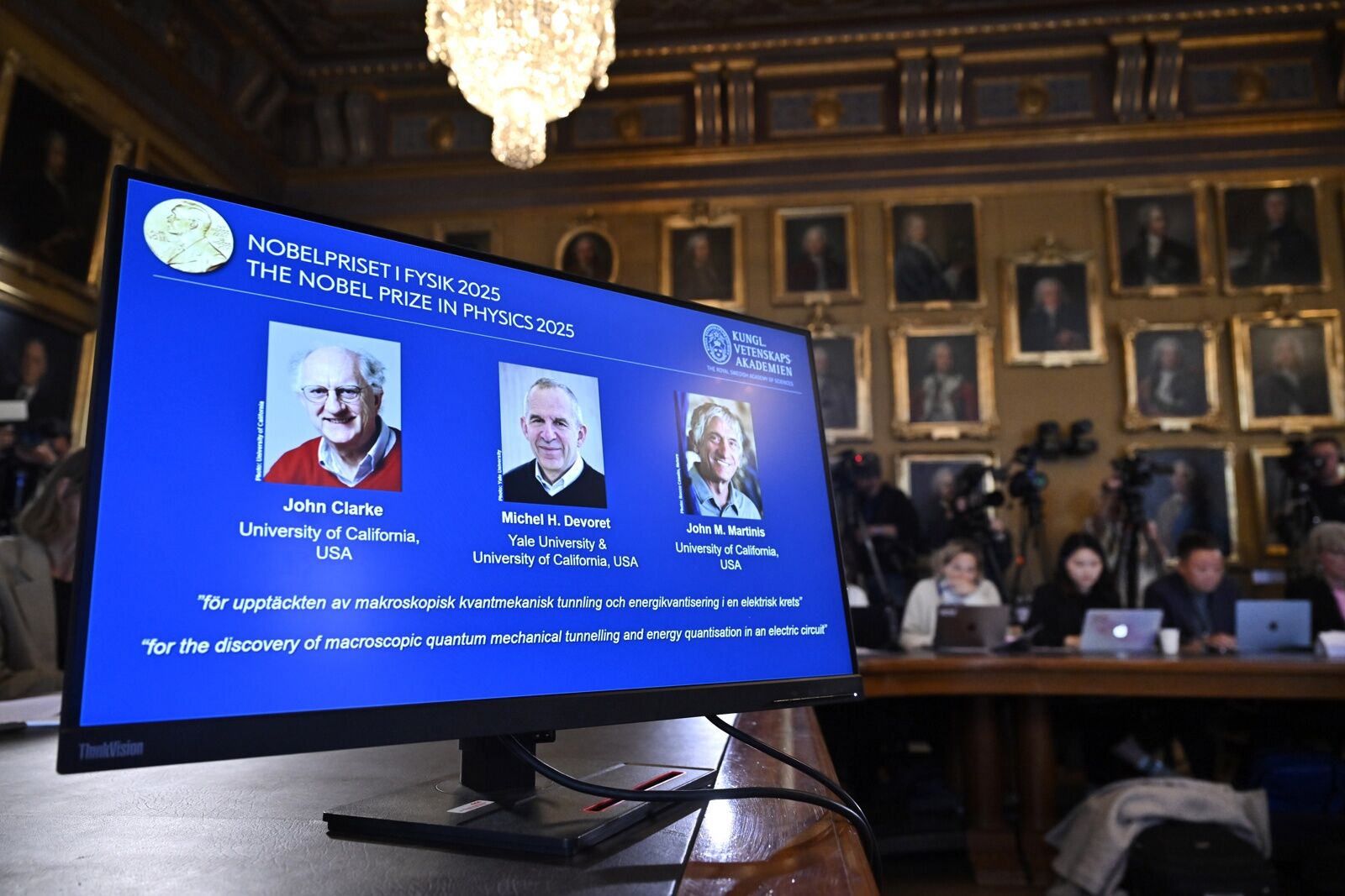 El británico John Clarke, el francés Michel H. Devoret y el estadounidense John M. Martinis ganaron el premio Nobel de Física 2025