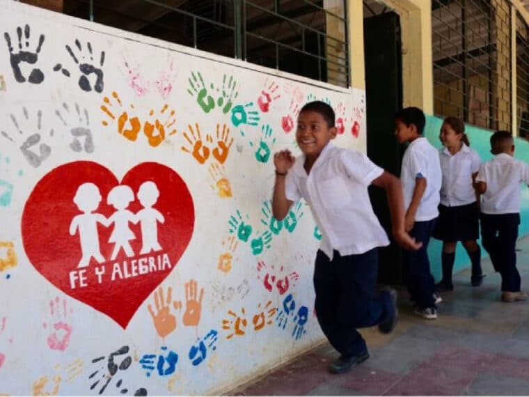 Docentes de Fe y Alegría denuncian que siguen sin recibir el Bono de Responsabilidad Profesional