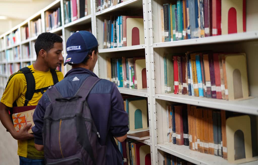El presente de la biblioteca en Venezuela, el deterioro de un universo