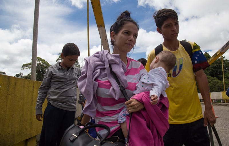 Sin padres por el éxodo: casi 1.000.000 de niños sienten el abandono en Venezuela