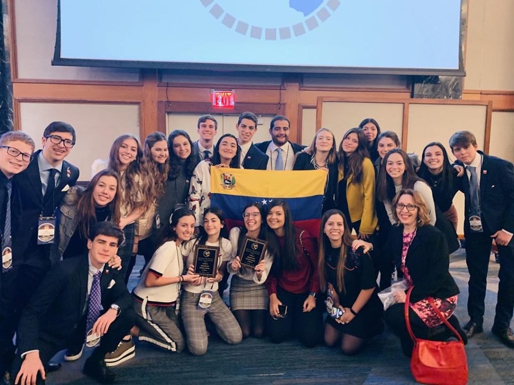 Las jóvenes venezolanas que lograron el Premio a la Excelencia en Modelo de  la ONU - El Diario 