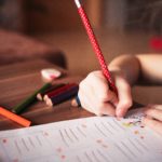 Explicar a niños los síntomas del coronavirus y los métodos de prevención
