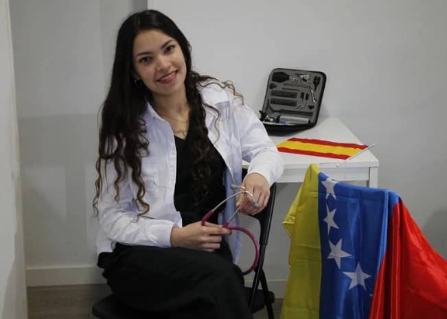 Médico venezolana es voluntaria para frenar coronavirus en España