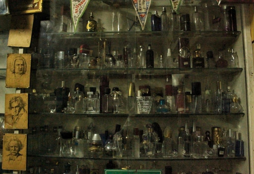 frascos de perfume en La Pulpería