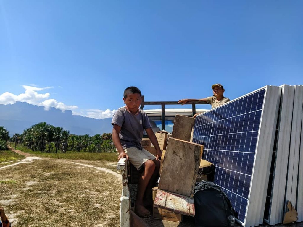 Los paneles solares que están transformando vidas en la Gran Sabana