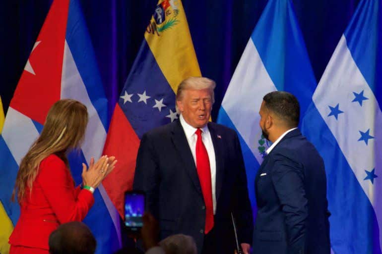 En el encuentro de este viernes Trump se reunió con una representación de los hombres de negocio de la comunidad hispana