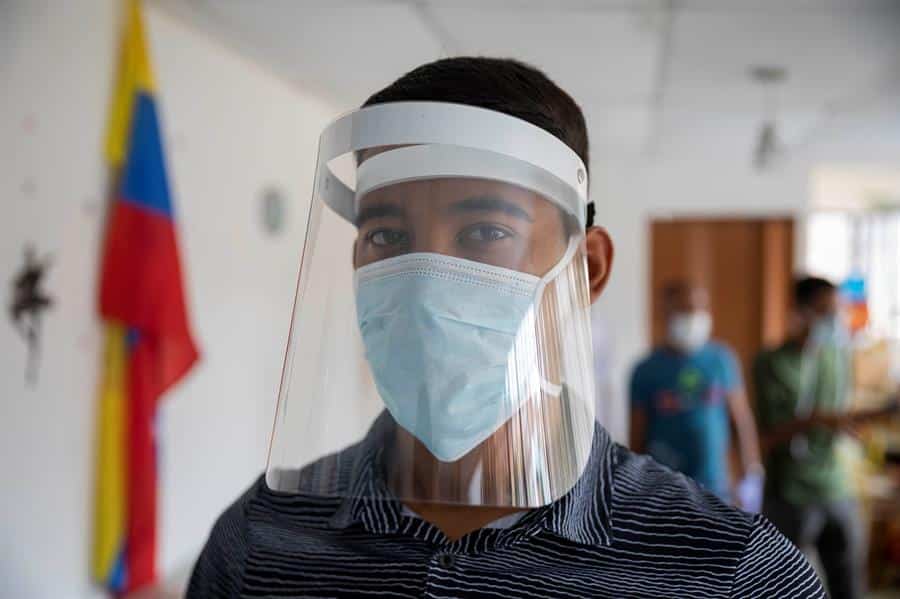 Venezolanos ayudando en pandemia
