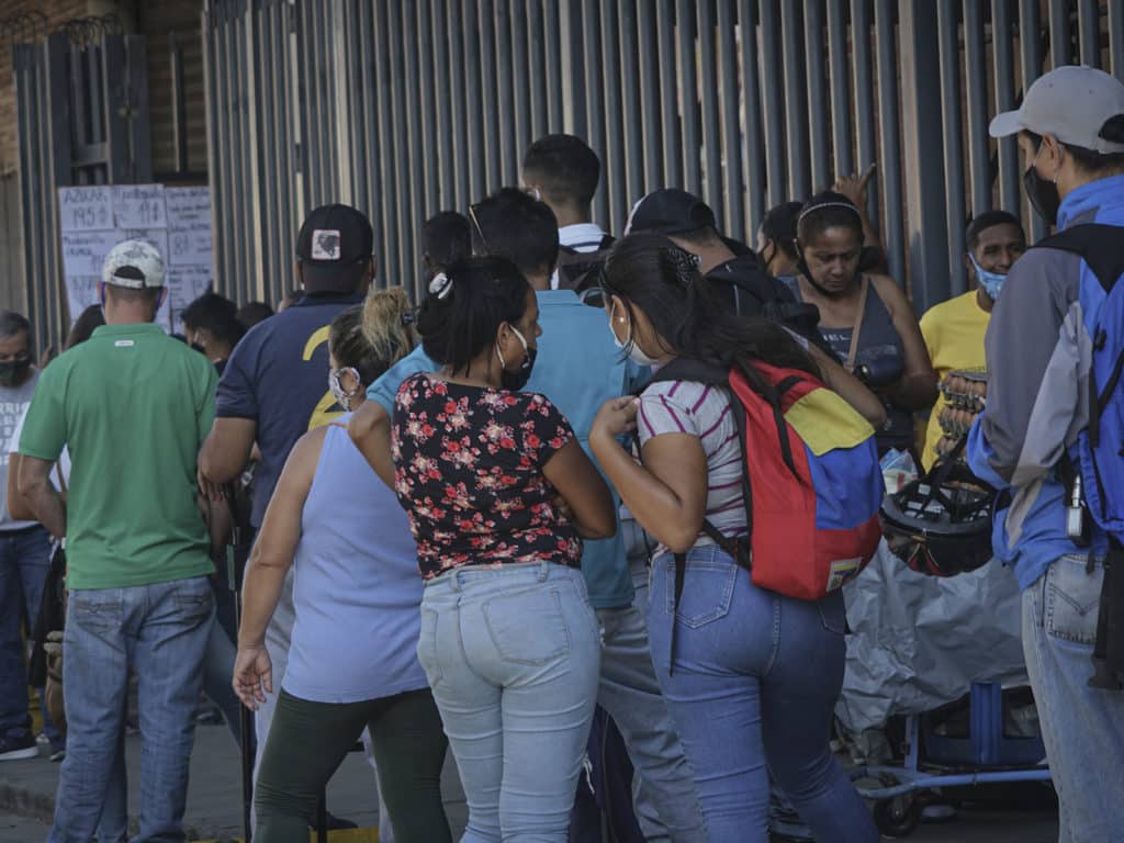 Personas en las calles de Caracas