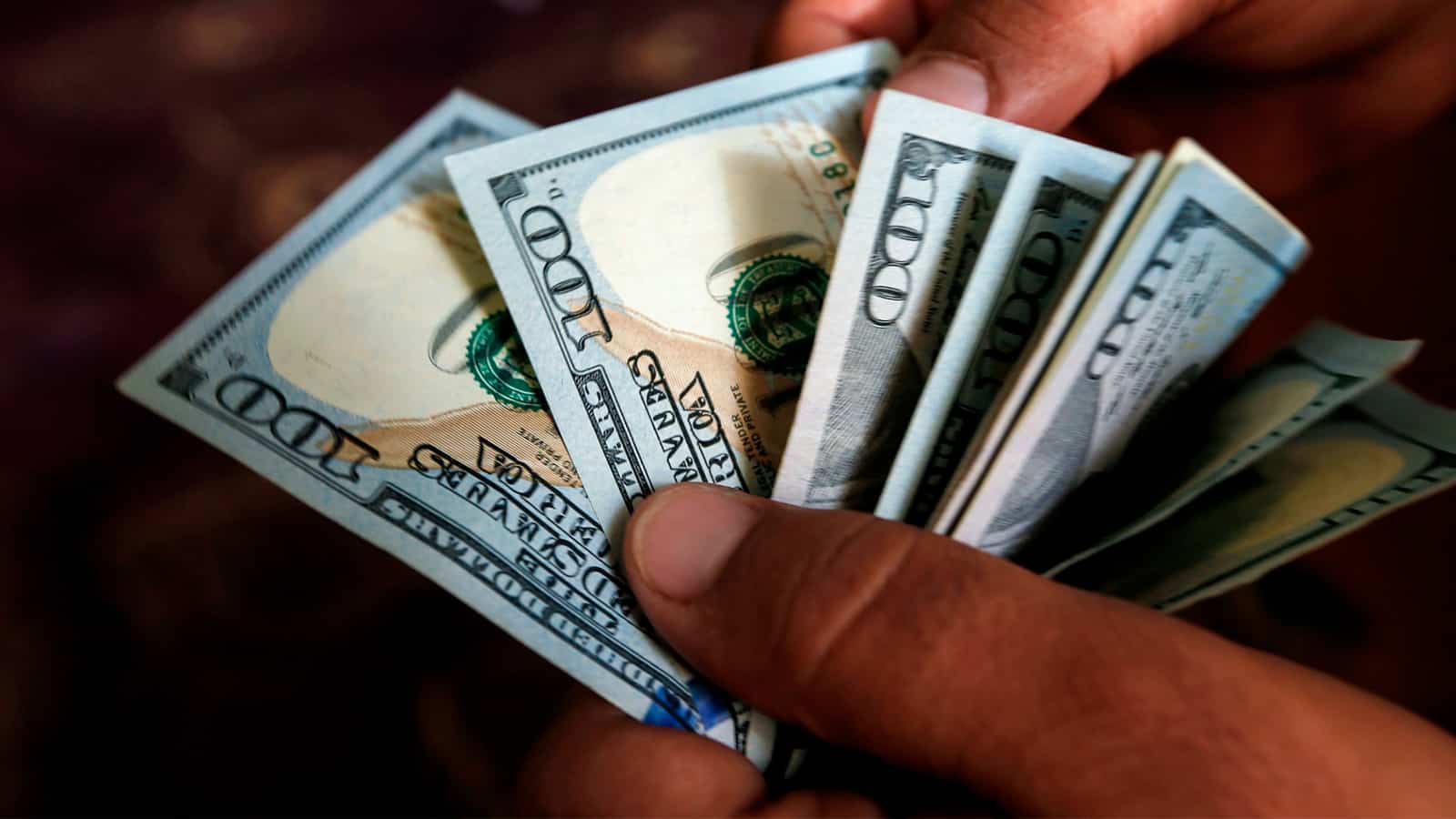 La Dolarizacion Avanza En Venezuela Y Alcanza A La Bolsa De Valores El Diario
