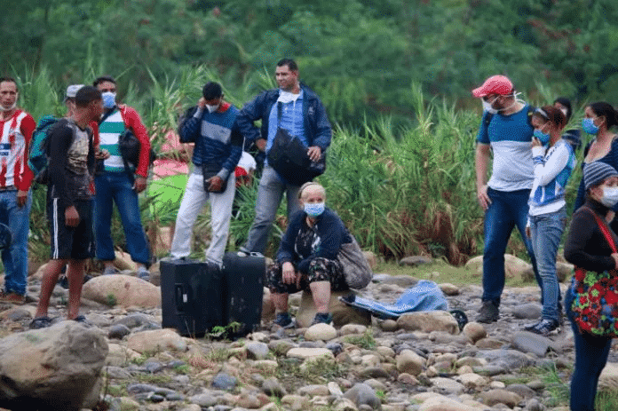 migrantes venezolanos esperando retornar