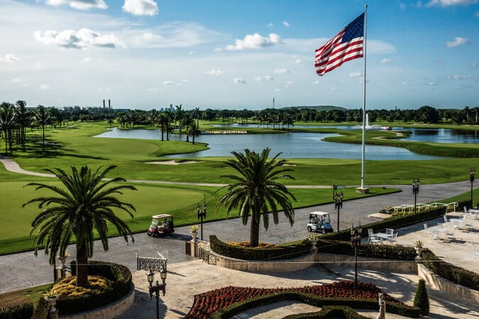 Trump National Doral cerca de Miami, el complejo de golf más grande de Trump. Desde el 2000, ha informado haber perdido más de $ 315.6 millones en sus campos de golf