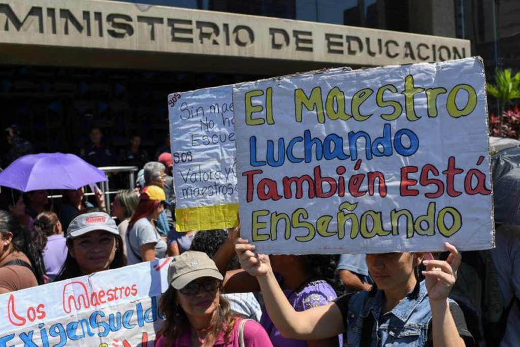 Cinco puntos que demuestran cómo el Estado venezolano viola los derechos de los docentes