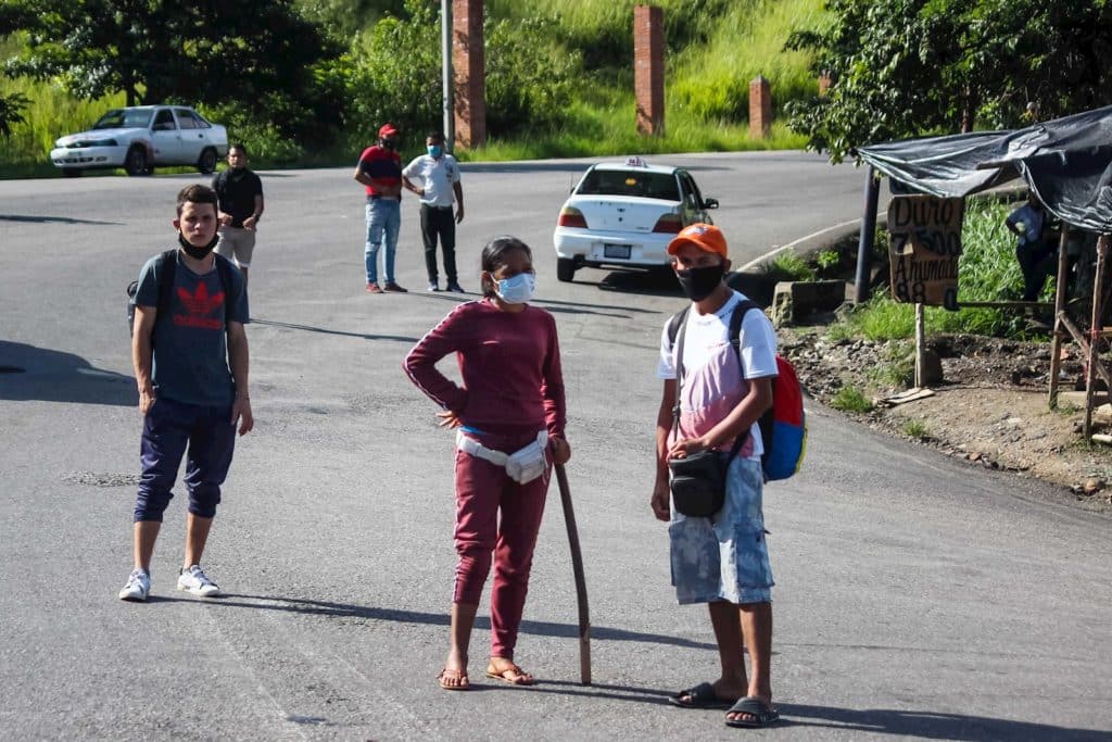 Venezolanos escapan de la crisis