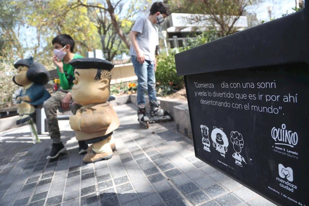 En imágenes: las dos patrias de Quino le rindieron homenaje junto a Mafalda