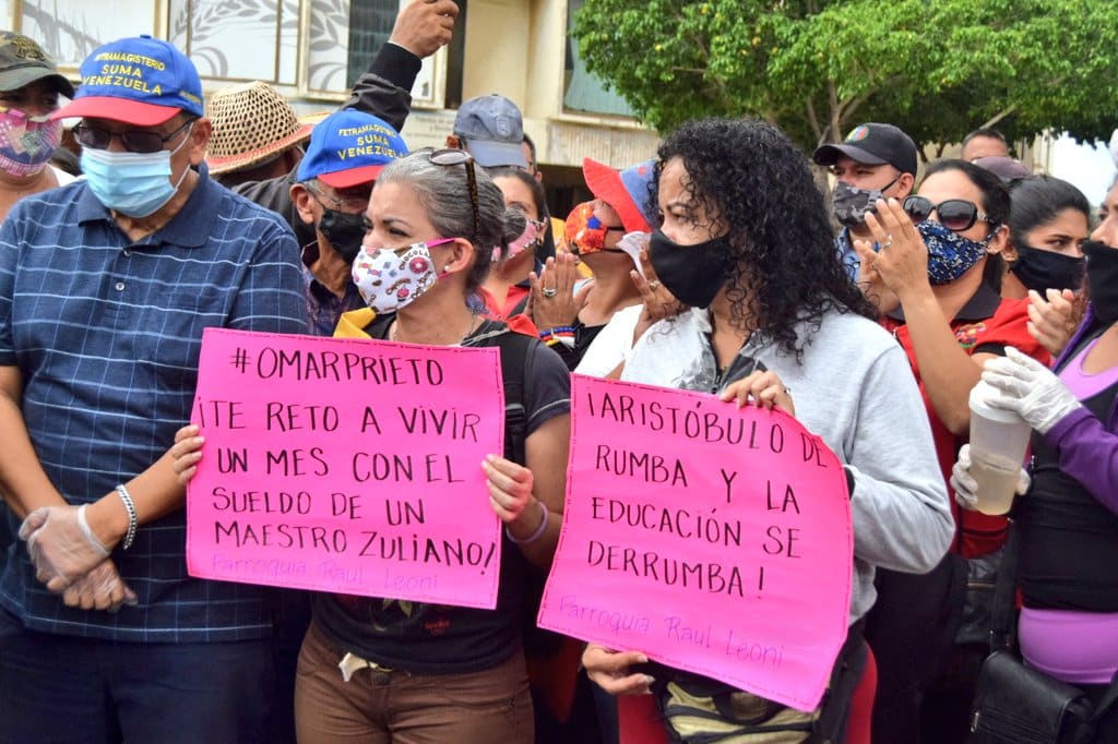 Docentes venezolanos salen a las calles para exigir mejoras en el sector