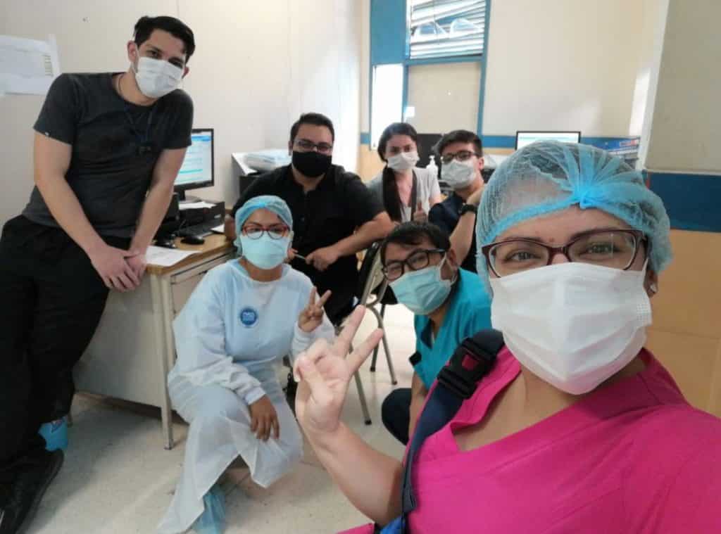Erick Ríos trabaja como médico en Perú