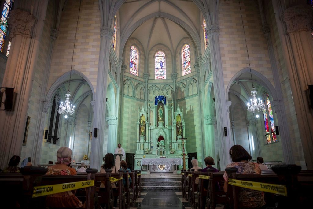 En imágenes: así reabrieron las iglesias en Venezuela