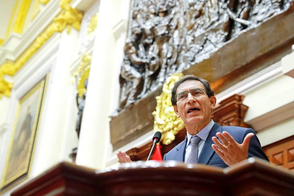 Congreso peruano destituye a Martín Vizcarra: ¿quién asumirá la presidencia?
