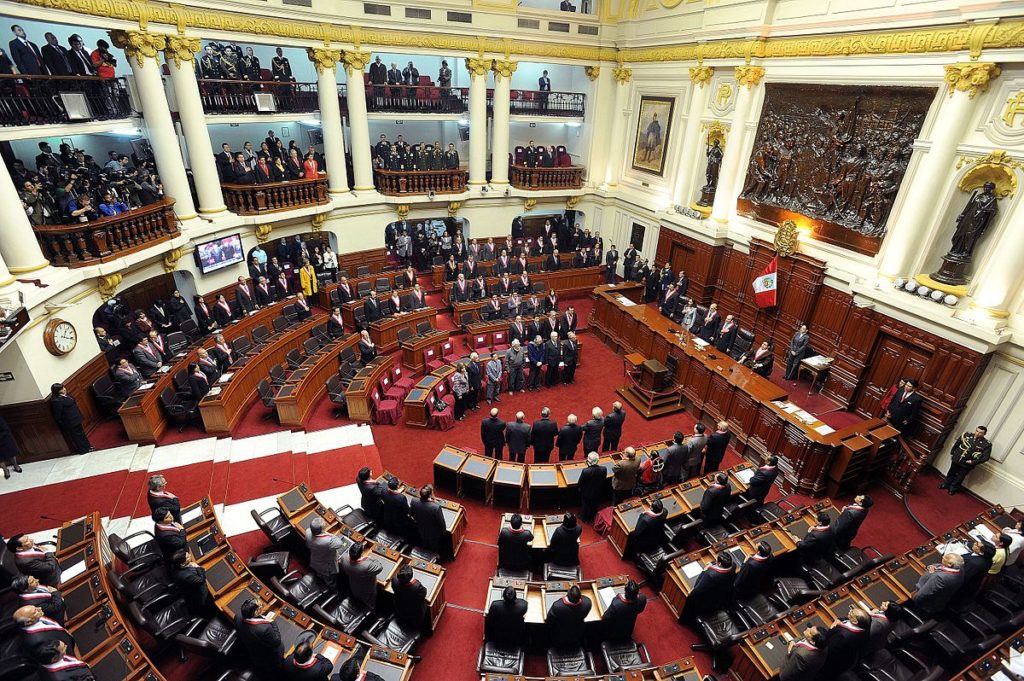 Pedro Castillo se libra de la moción de vacancia por parte del Congreso de Perú