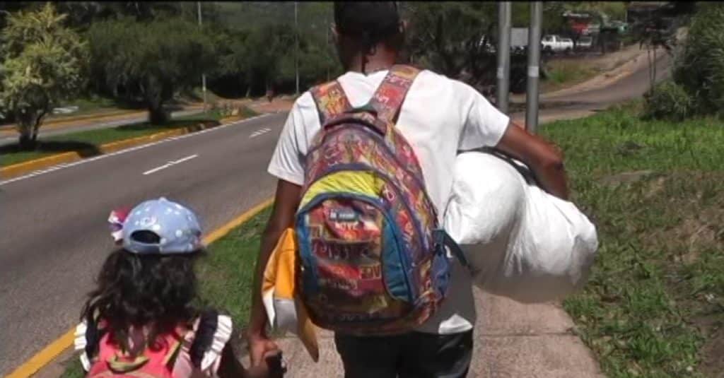 Caminantes venezolanos buscan oportunidades en otras latitudes Mario Sánchez