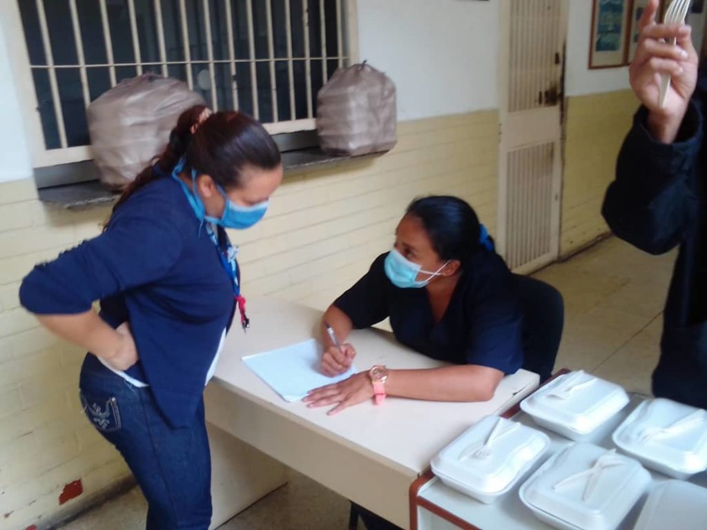 La historia de tres hospitales de Caracas que sufren los embates de la pandemia y la emergencia humanitaria
