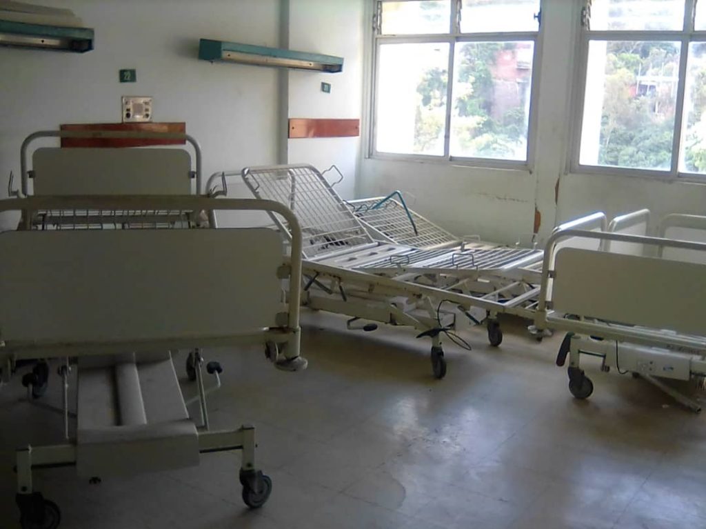 La historia de tres hospitales de Caracas que sufren los embates de la pandemia y la emergencia humanitaria