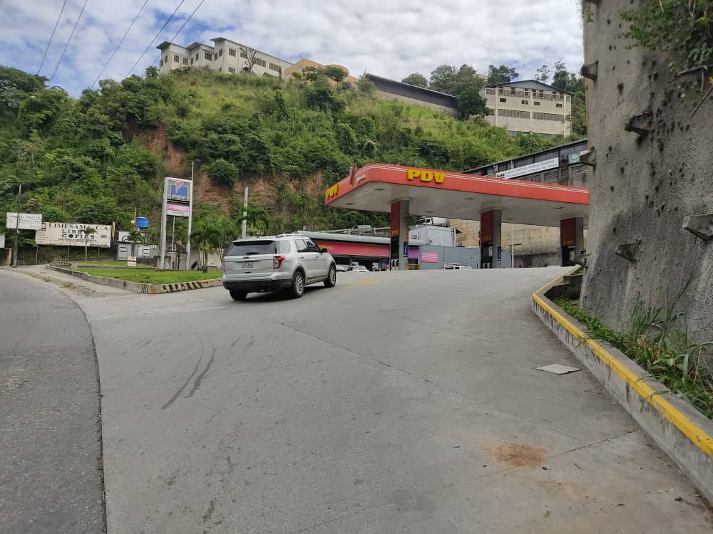 La odisea por gasolina volvió a Caracas: “Me dijeron que llegaría en la noche”