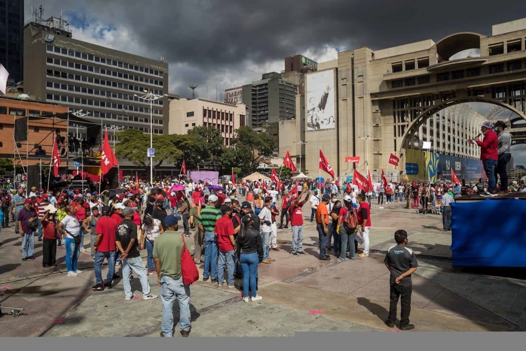 El covid-19 recorre las calles de Venezuela en forma de campaña electoral