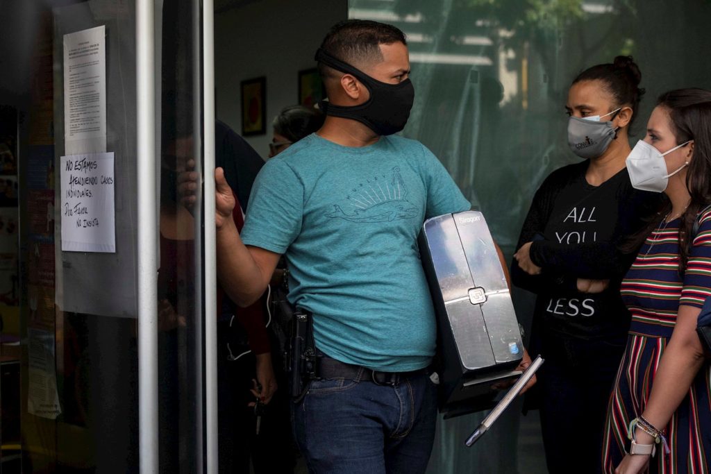 Otro golpe a las ONG: sede de Convite fue allanada por funcionarios del régimen