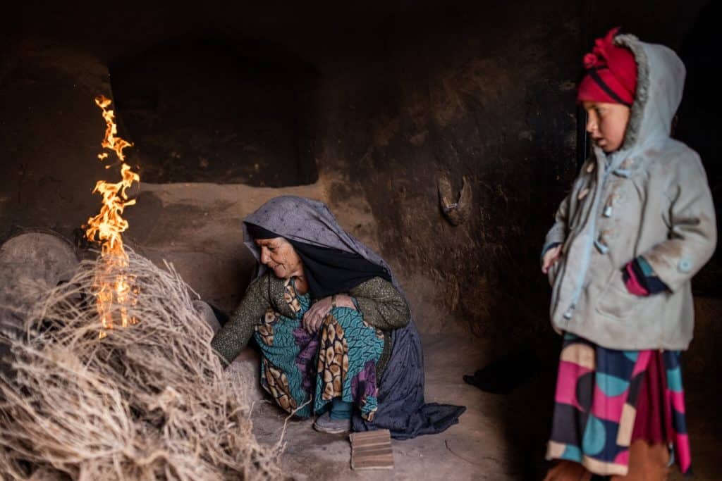 En un pueblo de viudas, el comercio de opio cobra un precio mortal