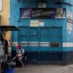 Venezolanos desoyen la prohibición de alcohol: “¿Quién dijo que porque hay ley seca yo no puedo beber?”