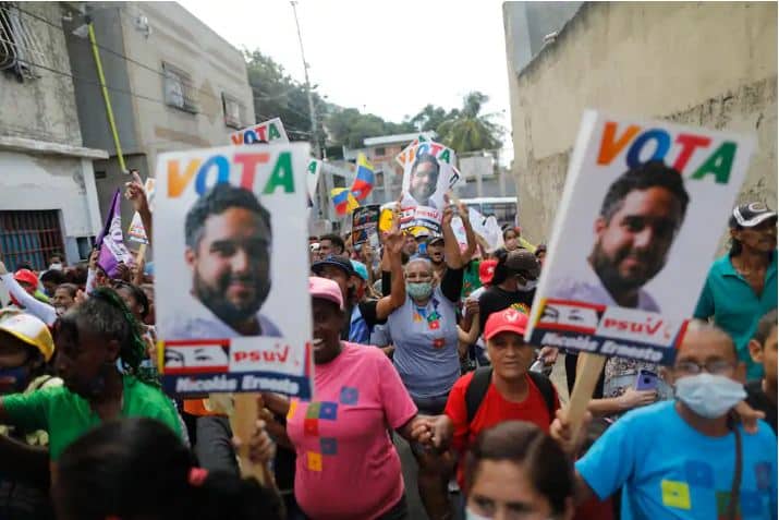 Régimen de Maduro realiza elecciones, Guaidó propone referéndum