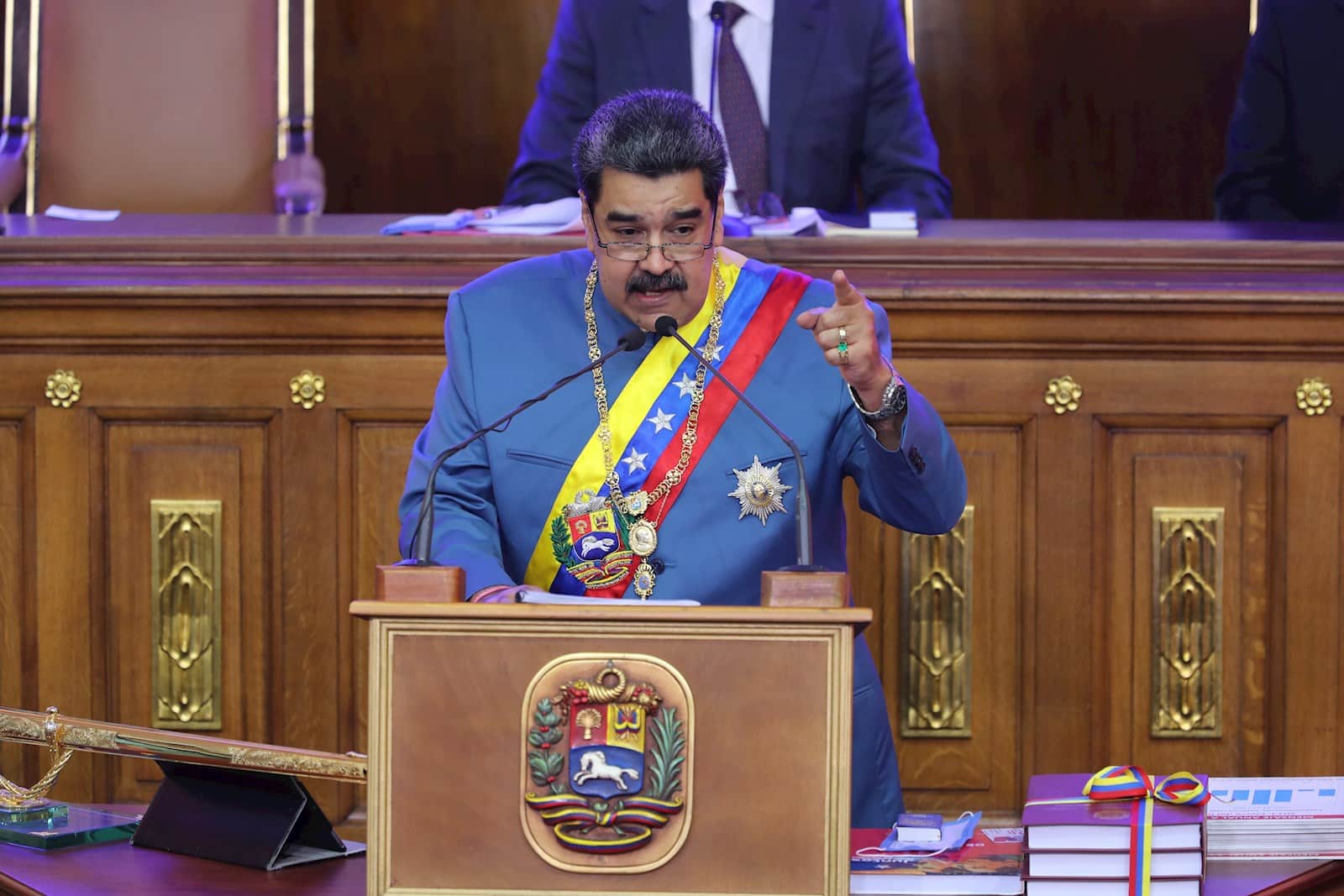 ✓ Las mentiras y contradicciones de la memoria y cuenta de Maduro