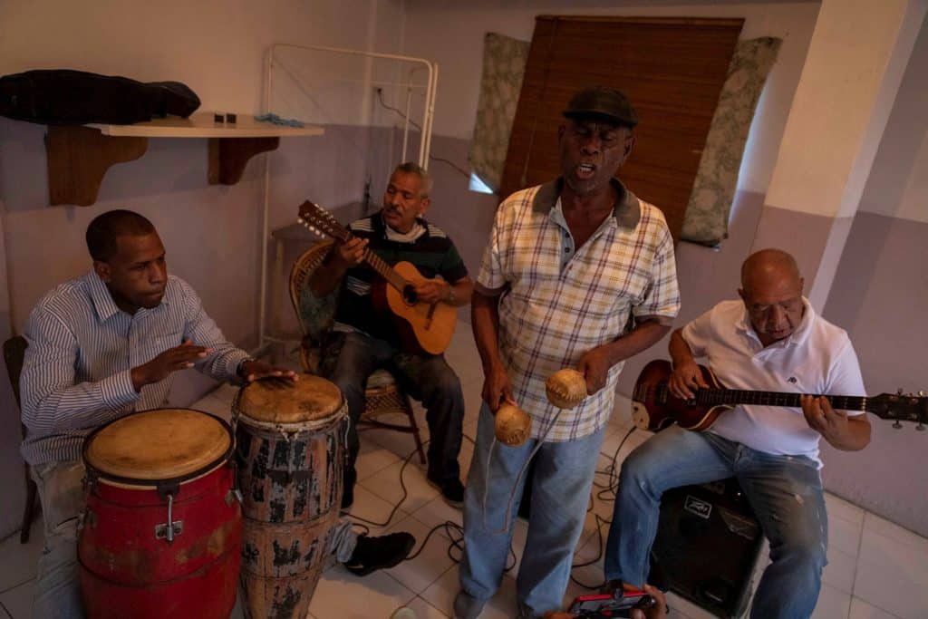 La música, un refugio para rescatar vidas de la violencia en Petare
