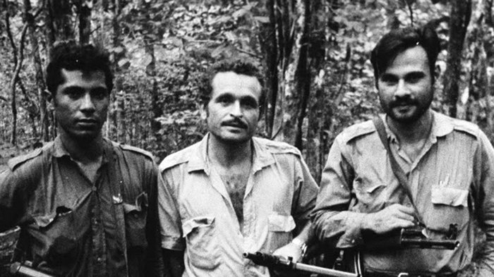 ¿Quién fue Douglas Bravo, el icónico guerrillero que falleció por covid-19?