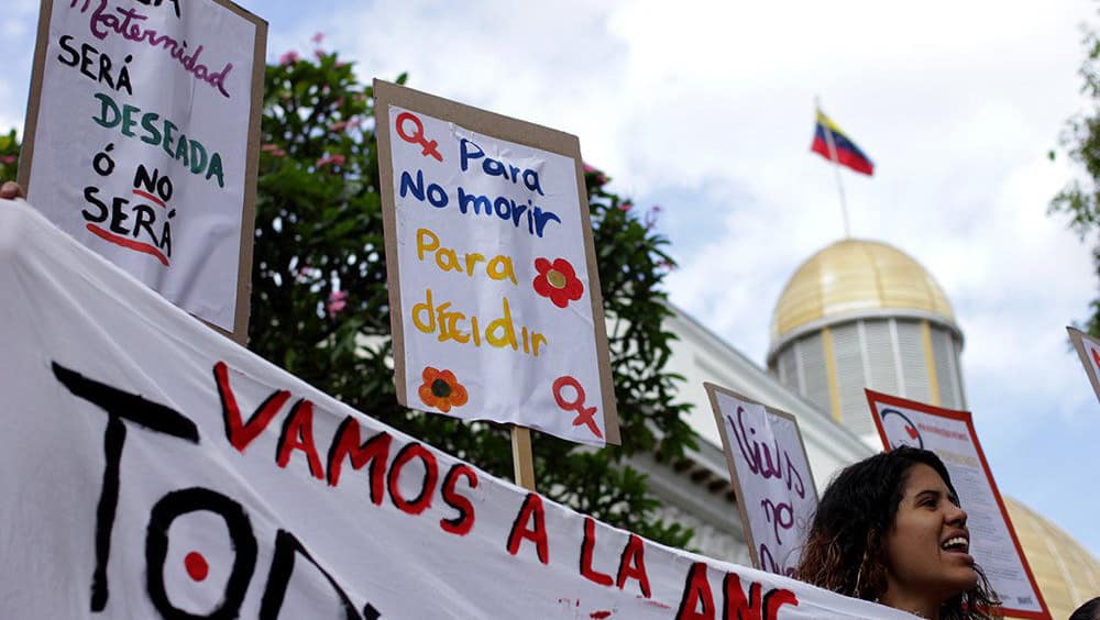 Congreso de Ecuador aprobó parcialmente ley que despenaliza el aborto en casos de abuso sexual