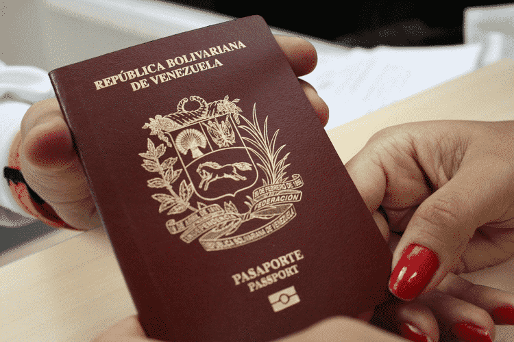 ¿Estados Unidos aceptará pasaportes venezolanos vencidos para emitir visas?