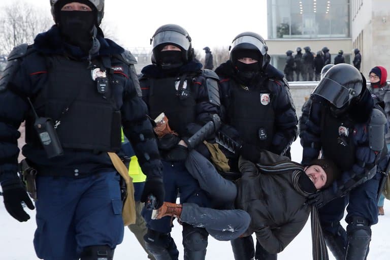 Represión y detenciones arbitrarias: no cesan las protestas en Rusia