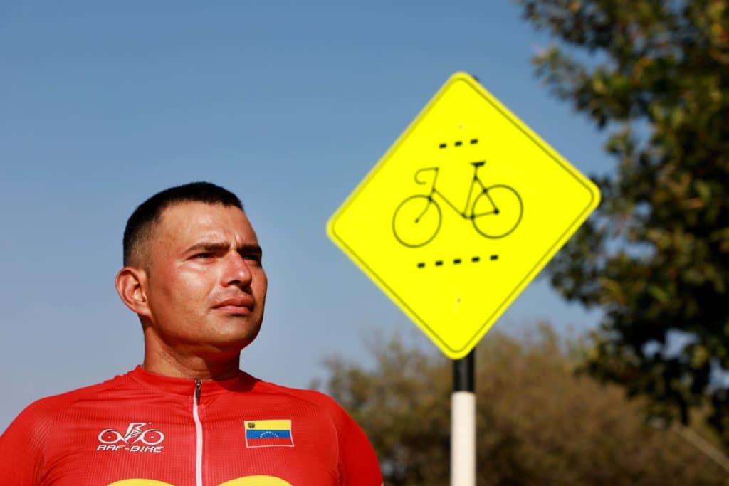 El Chapulín venezolano: el migrante que llegó a Perú en bicicleta
