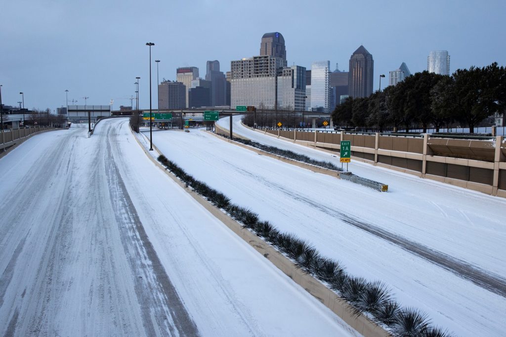 La carreteras de Texas cubiertas de nieve