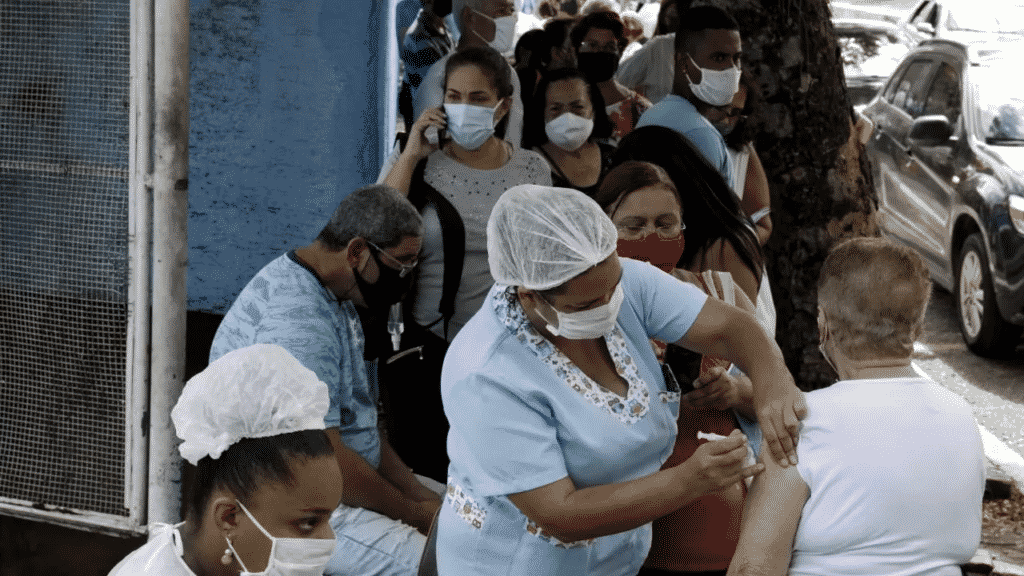 ¿De qué se trata el escándalo de las vacunas vacías en Brasil?