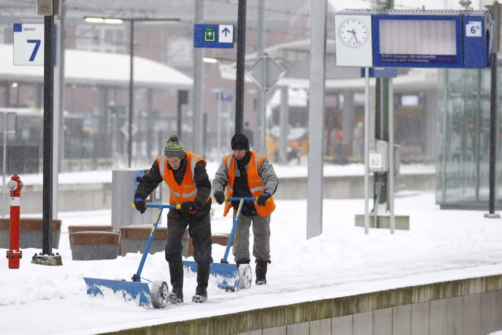 En imágenes: la primera tormenta de nieve en una década en Países Bajos
