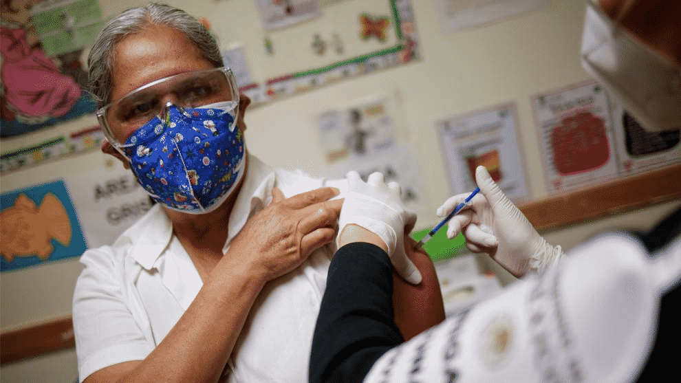 Las estrategias que aplican países de la región para vacunar contra el covid-19