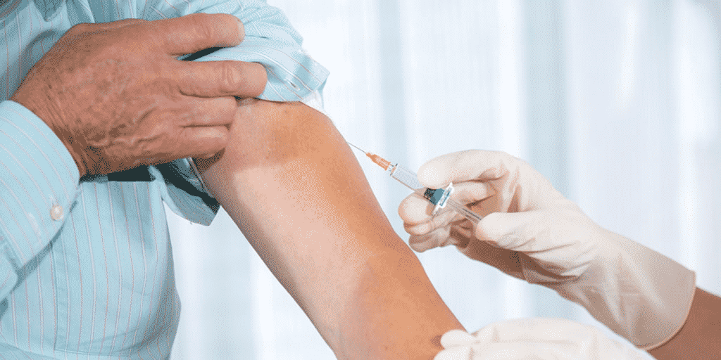 ¿Francia no recomienda usar vacuna de AstraZeneca en mayores de 65 años de edad?