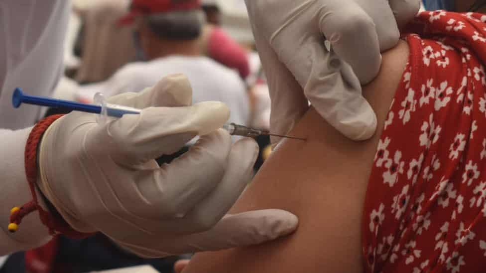 vacuna clínicas