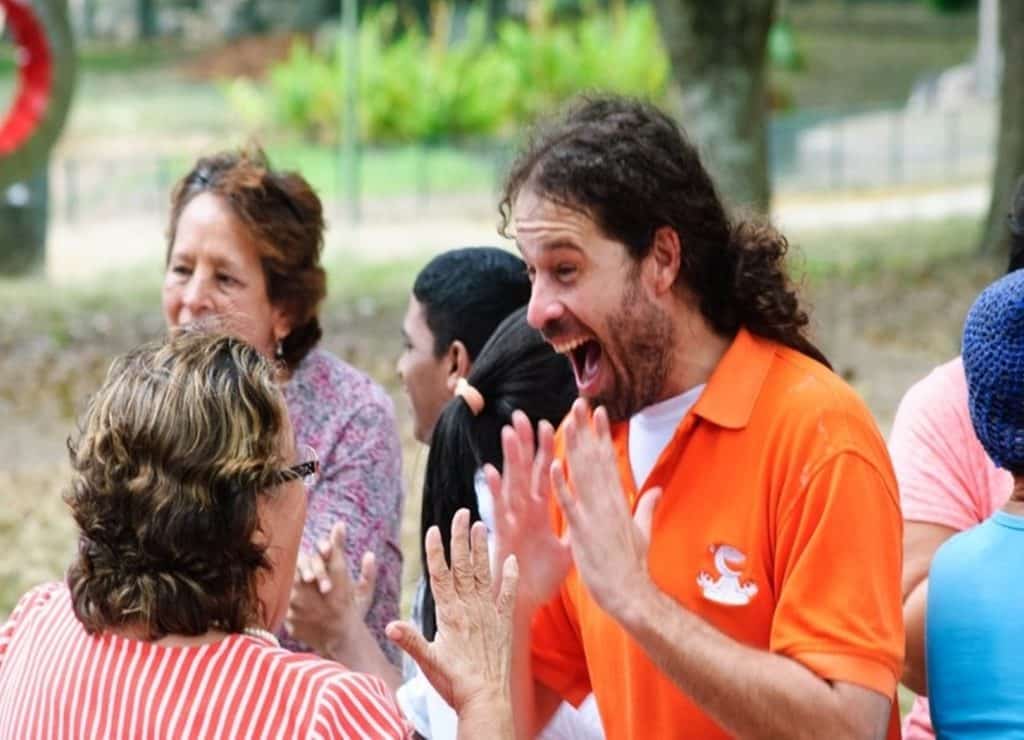 El proyecto de risoterapia que creó un venezolano para multiplicar la alegría en el país